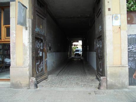 LEHMANN, ANTIGA FÀBRICA DE NINES DE PORCELANA, CARRER CONSELL DE CENT 159, A LA BARCELONA D' ABANS, D' AVUI I DE SEMPRE...5-08-2015...!!!