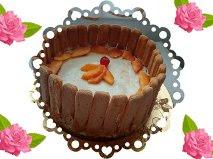 CHARLOTA DE MELOCOTÓN CON CREMA DE LIMÓN