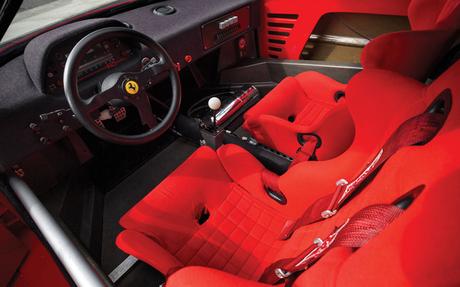 Interior-Ferrari-F40-LM-a-subasta