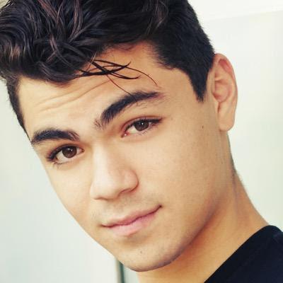 Adam Irigoyen , cumple 18 años