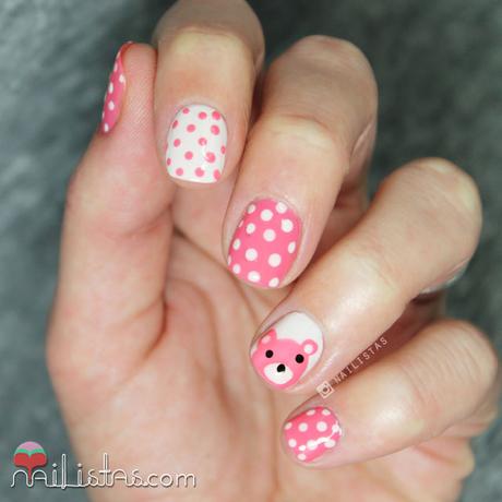 Uñas decoradas paso a paso con osito y lunares