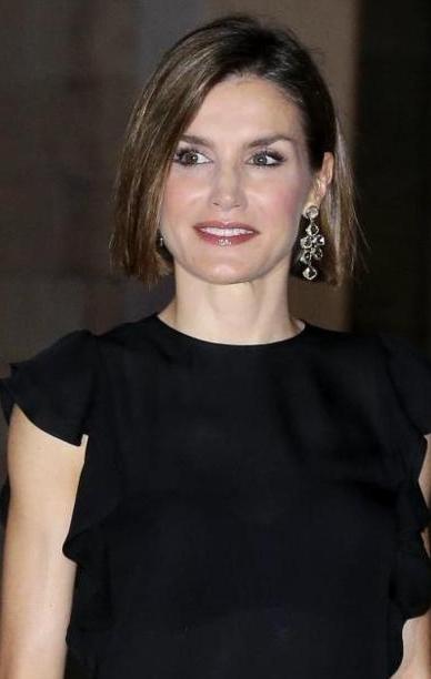 Dña. Letizia con top transparente en la recepción de los Reyes en Palma