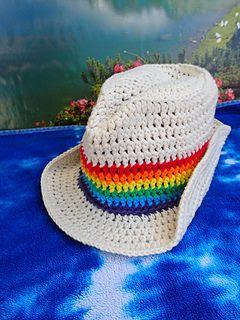 2357.- Sombreros playeros de crochet