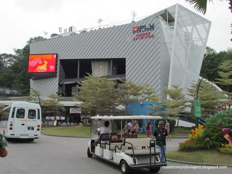 Singapur; la isla Sentosa y el estrecho de Malaca