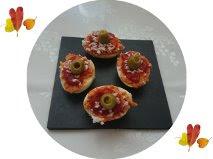 HUEVOS RELLENOS DE PECHUGA DE POLLO CON SALSA DE PIMIENTOS DEL PIQUILLO APTA PARA CELIACOS