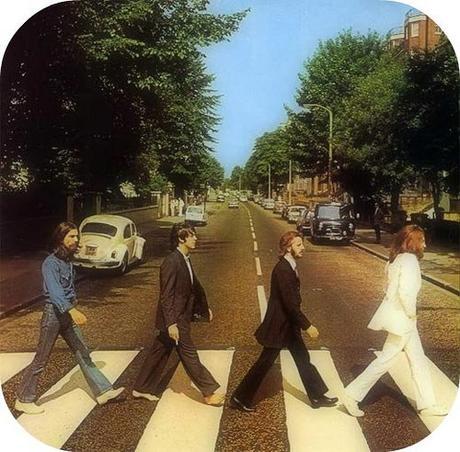 RESEÑA: EL CLUB DE LOS CORAZÓNES SOLITARIOS (LECTURA CONJUNTA)