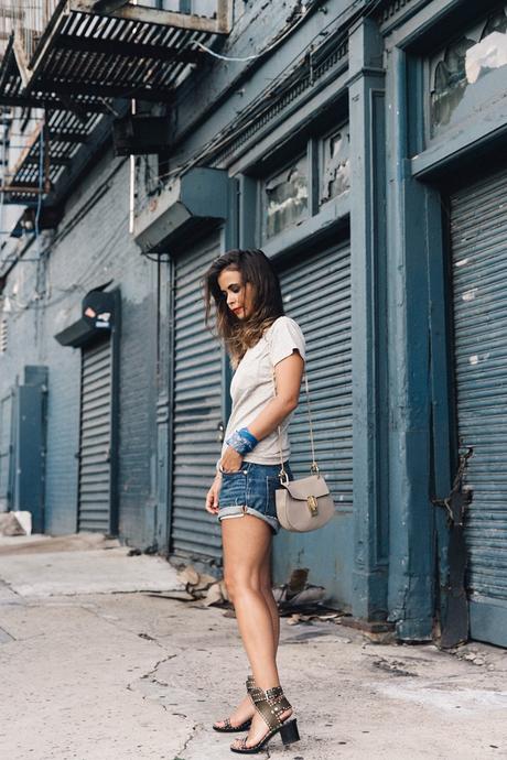 Ladies_In_Levis-Shorts-Meatpacking-Party-New_York-Collage_Vintage-Outfit-29