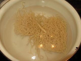 FIDEOS CHINOS CON CERDO Y VERDURAS