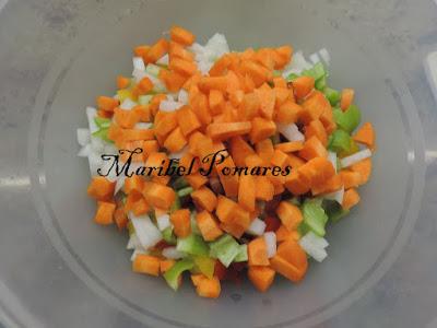 Ensalada de verano con boquerones en vinagre.