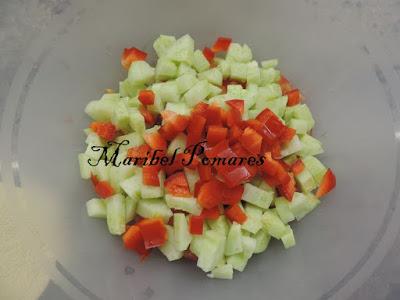 Ensalada de verano con boquerones en vinagre.
