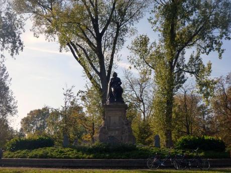 Escultura Joost Van Den Vondel