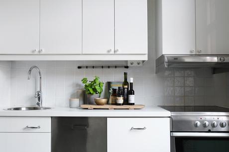 Blanco y negro en la decoración de un apartamento.