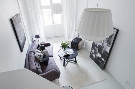 Blanco y negro en la decoración de un apartamento.