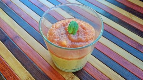 Arroz con leche vegano con compota de manzana y fresa