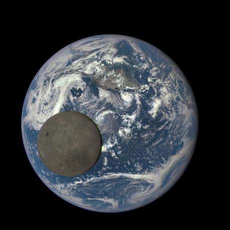Luna llena, Tierra llena