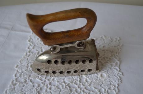 Planchas de carbón y pañitos de ganchillo.