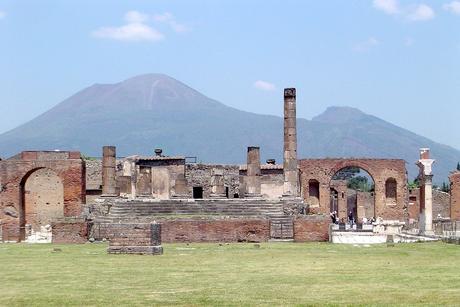 Pompeii&Vesuvius.JPG