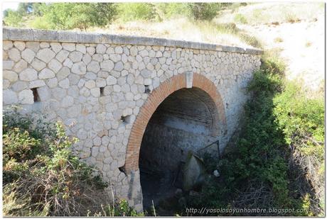 Uno de los tuneles. Parece que aunque alguno no era necesario, los hacían también como refugio de bombardeos