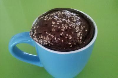BIZCOCHO DE CACAO EN TAZA AL MICROONDAS