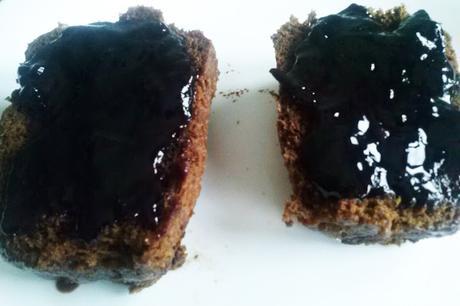 BIZCOCHO DE CACAO EN TAZA AL MICROONDAS