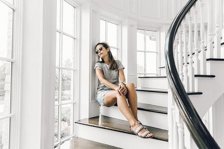 Revolve_In_The_Hamptons-Denim_Skirt-Ripped-Grey_Top-Collage_Vintage-7