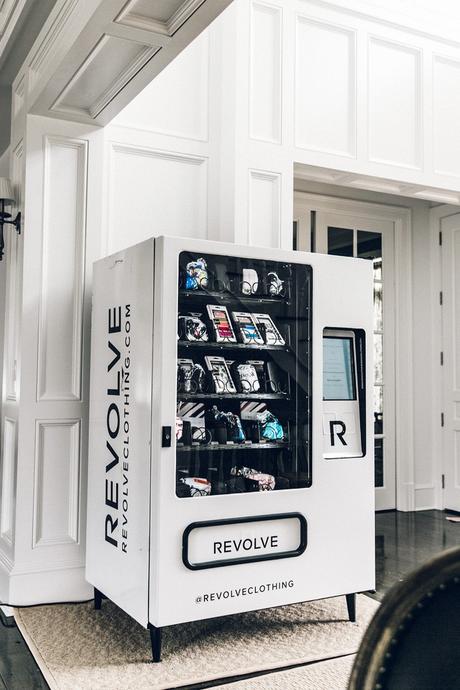 Revolve_In_The_Hamptons-Denim_Skirt-Ripped-Grey_Top-Collage_Vintage-32