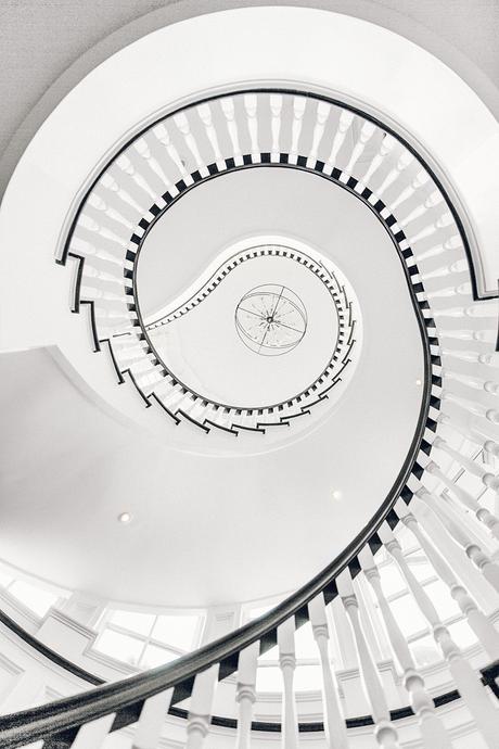 Revolve_In_The_Hamptons-Denim_Skirt-Ripped-Grey_Top-Collage_Vintage-5