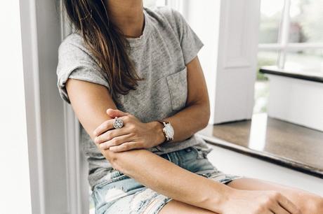 Revolve_In_The_Hamptons-Denim_Skirt-Ripped-Grey_Top-Collage_Vintage-17