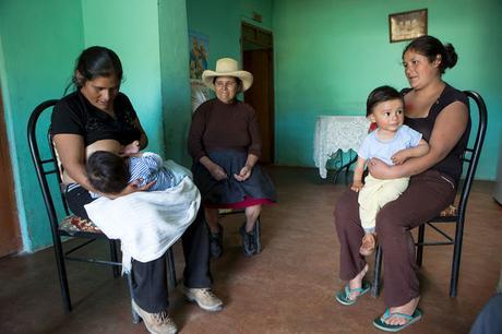 La lactancia materna es una importante herramienta contra la desnutrición infantil. Foto: Salva Campillo - Ayuda en Acción