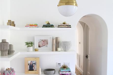 ANTES/DESPUÉS: CÓMO TRANSFORMAR UN SALÓN OSCURO EN OTRO LUMINOSO Y CHIC