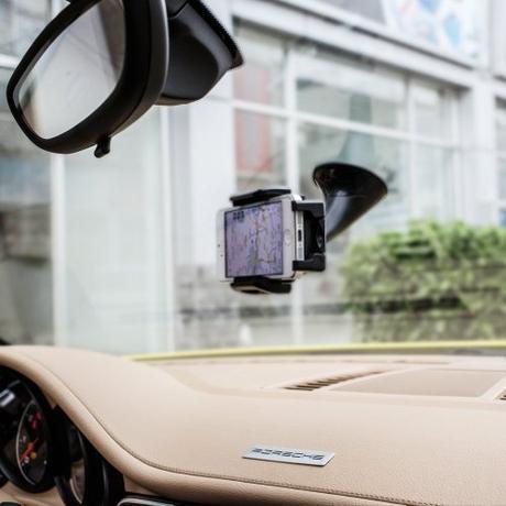 Dos buenos soportes para usar el iPhone en el coche Soporte Aukey AK 3D-CP