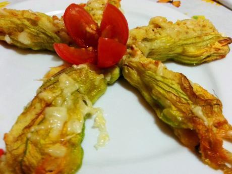 Flor de calabacín rellenas, Flores de calabacín rellenas de patatas y queso, flor de calabacin relleno de patata, recetas de cocina italiana, recetas de comida italiana, recetas italianas, Fiori di zucca ripieni, stuffed pumpkin flowers flordecalabacinrelleno9