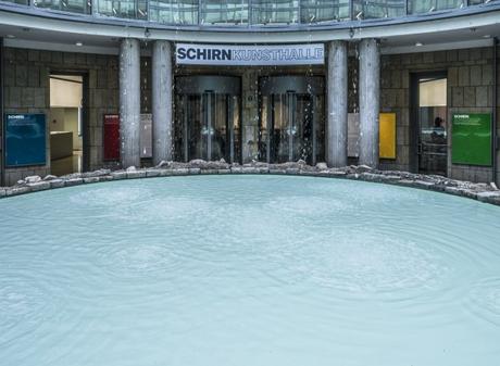 Doug Aitken, vista de instalación de Sonic Fountain II, 2013-2015. © Schirn Kunsthalle Frankfurt, 2015. Foto: Norbert Miguletz