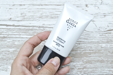 ¡No dejes de maquillarte en verano!