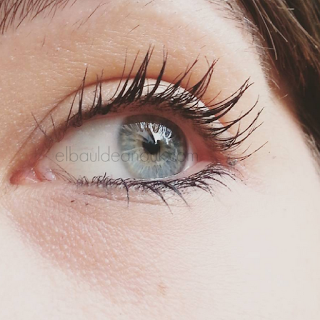 ¡No dejes de maquillarte en verano!