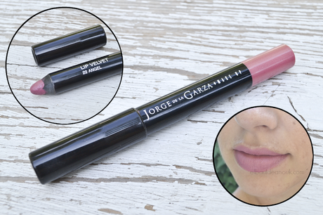 ¡No dejes de maquillarte en verano!