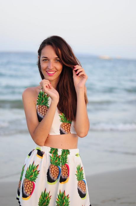 DOS PIEZAS CON ESTAMPADO DE PIÑAS