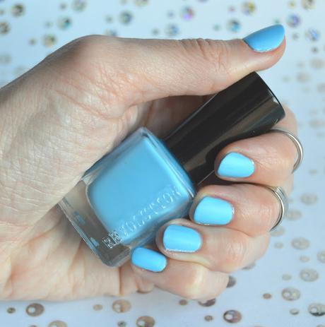 Swatches en mis uñas de esmaltes de MAKEUP REVOLUTION// MAKEUP REVOLUTION nail polishes nail swatches