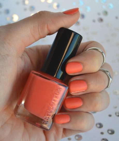 Swatches en mis uñas de esmaltes de MAKEUP REVOLUTION// MAKEUP REVOLUTION nail polishes nail swatches