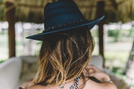 Crochet_Top-Levis_Shorts-Blue_Outfit-Punta_Cana-Summer-