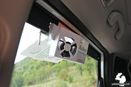 Un ventilador solar para mantener el coche fresco en verano kulcar version two interior del coche