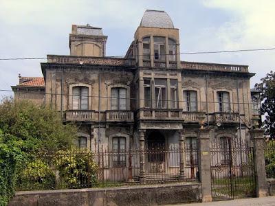 LAS CASAS INDIANAS DE SOMAO Y LLANES.