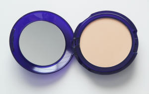 Kenya-Vergara-Maquillaje-dos-en-uno-abierto---Bodybox