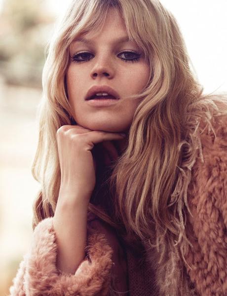 Nadine Leopold luce diseños de los 70s para la nueva campaña de Twin-Set