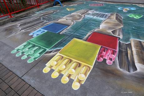 El artista que crea ilusiones ópticas impresionantes en el suelo de la ciudad