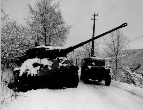 Batalla Ardenas Tanque alemán averiado