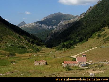 Ruta Ventaniella, Ten y Pileñes: Caserío de Ventaniella.