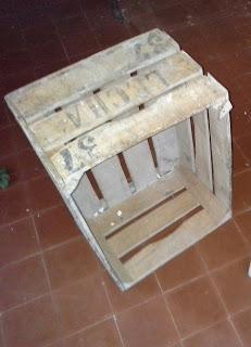 Restaurando una caja frutas Restaurando una caja frutas