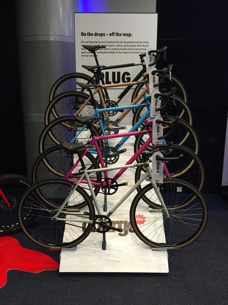 Charge Bikes actualiza su gama de bicicletas Plug para el 2016 y remarca más su estilo para cicloturismo