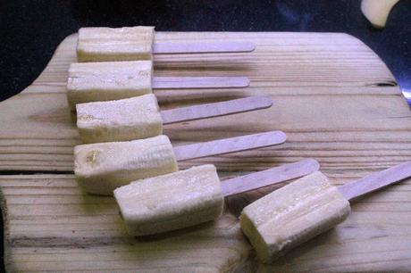 Polos de chocolate con corazón de plátano (paso a paso)